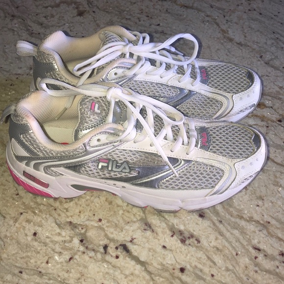 fila sports shoes